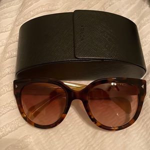 Prada Cat Eye Sunglasses - Havana brown tortoise